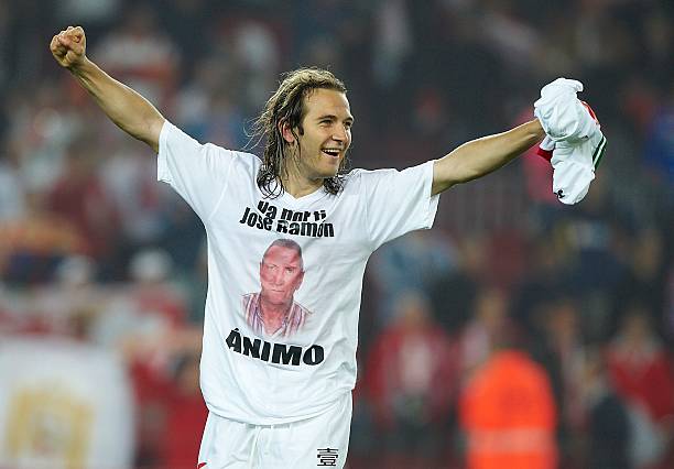 中的强大地 中的强大地