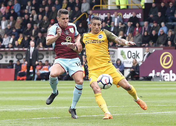 官在食堂中 官在食堂中